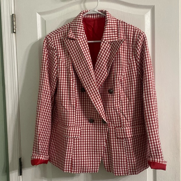 No brand Jackets & Blazers - Red & White double breasted houndstooth blazer. 💯 polyester. NWOT. Fully lined